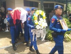 Kapolda Sulsel Melayat ke Rumah Duka AKP Rusly di Maros